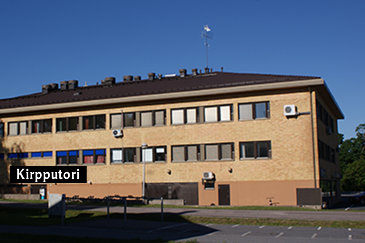 Rakennus, jossa Mikaelinkirppis sijaitsee.