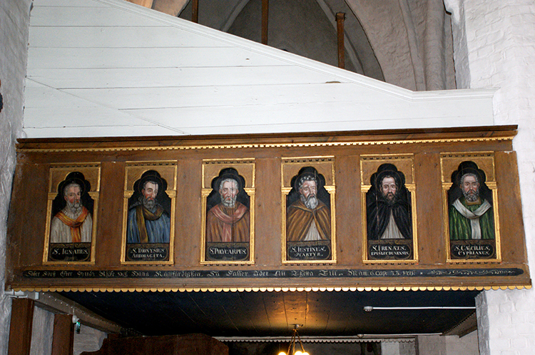 Apostolien kuvia Sauvon kirkossa